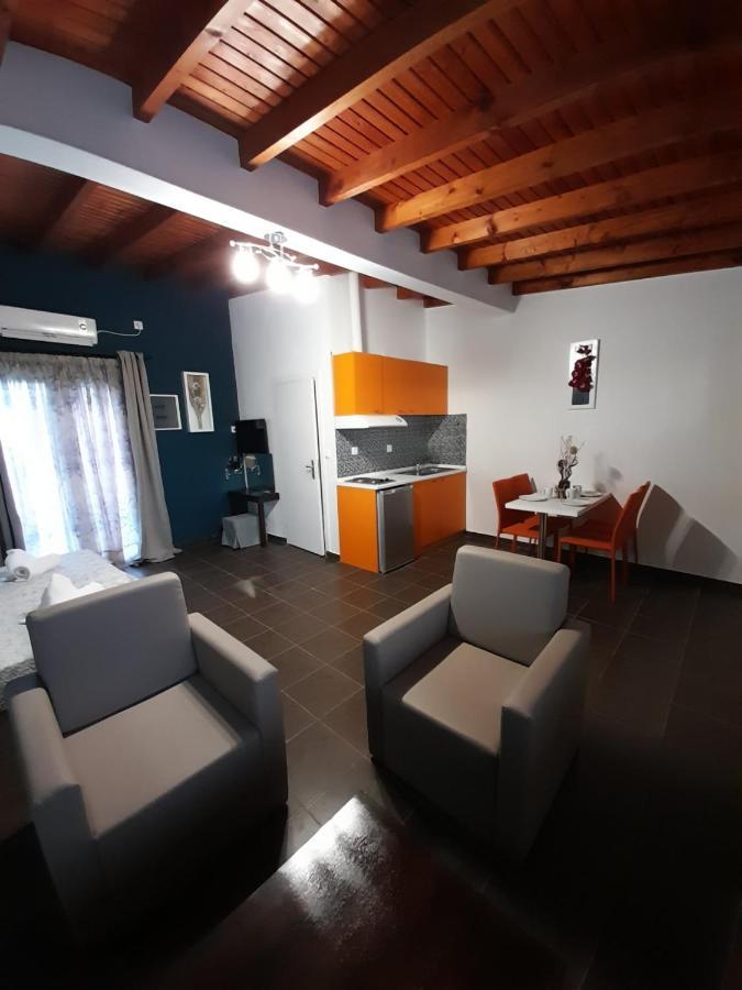 Victory Apartments Hotel Самотраки Экстерьер фото