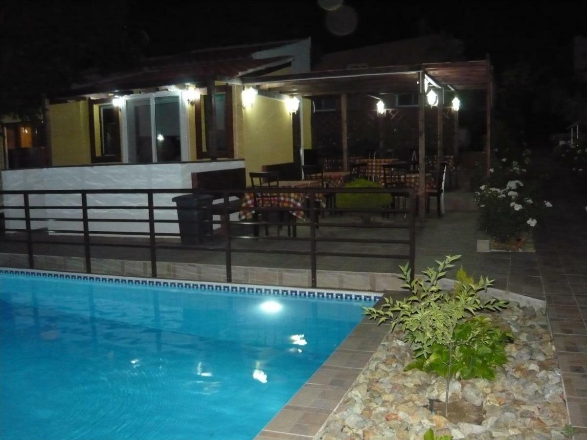 Victory Apartments Hotel Самотраки Экстерьер фото